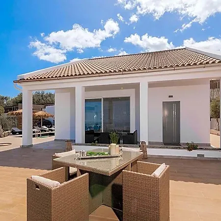In Zakynthos With Sea Views Pool